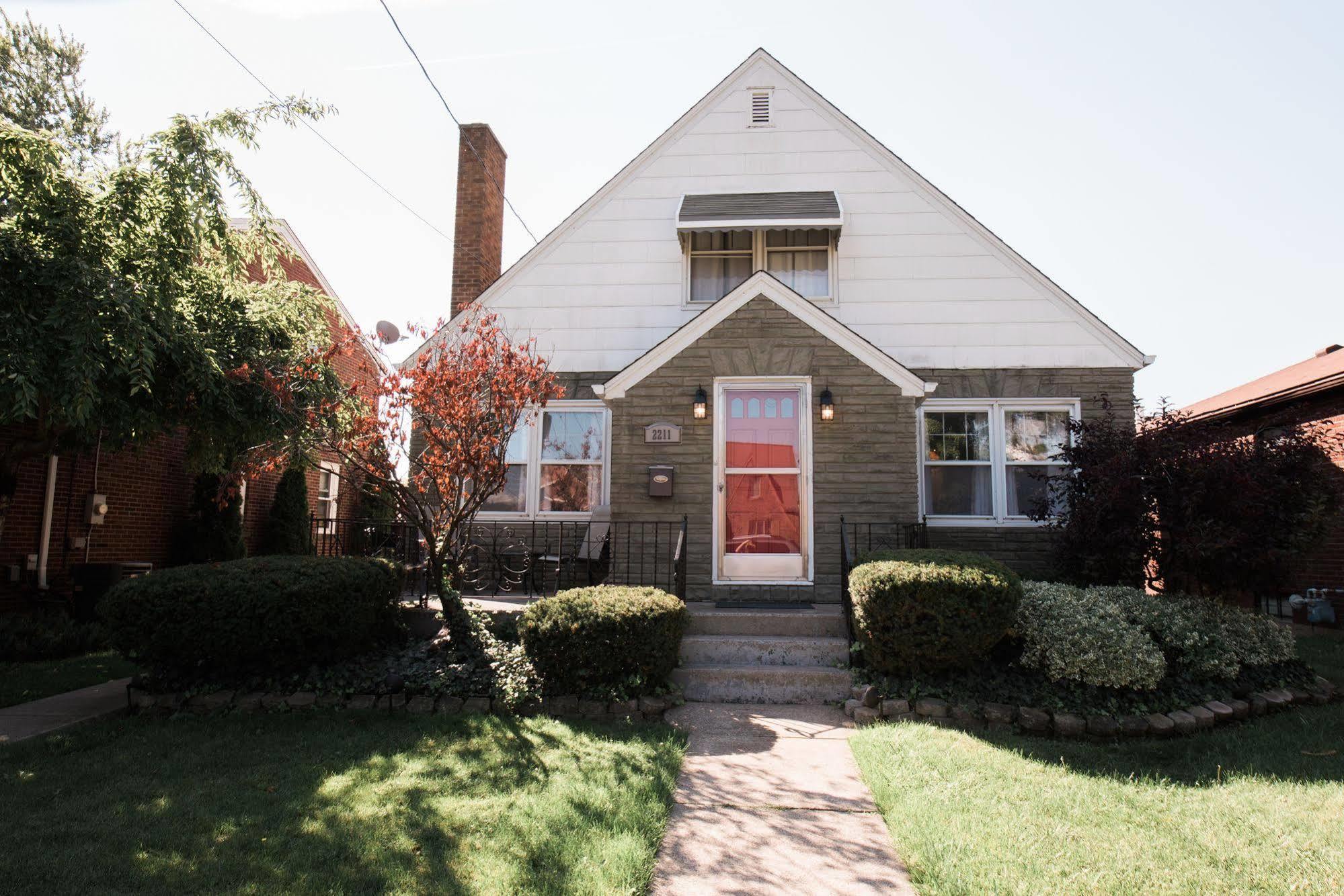 The Little Italy Of Niagara Falls Bed & Breakfast Exterior foto